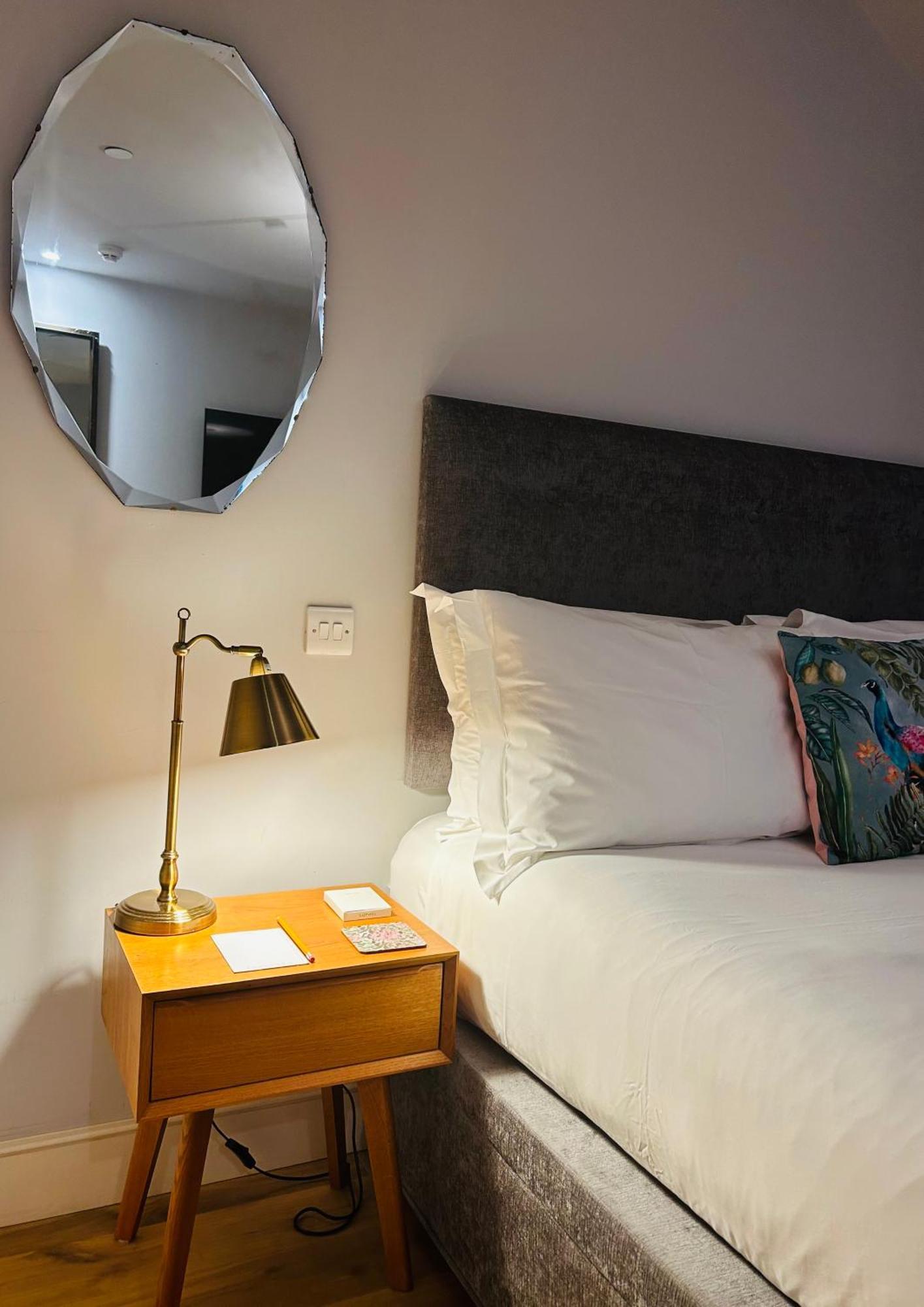 Hotel Eight Bath Exterior foto
